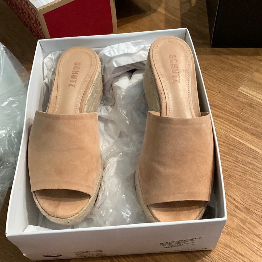 Schutz wedge slides, very lightly worn